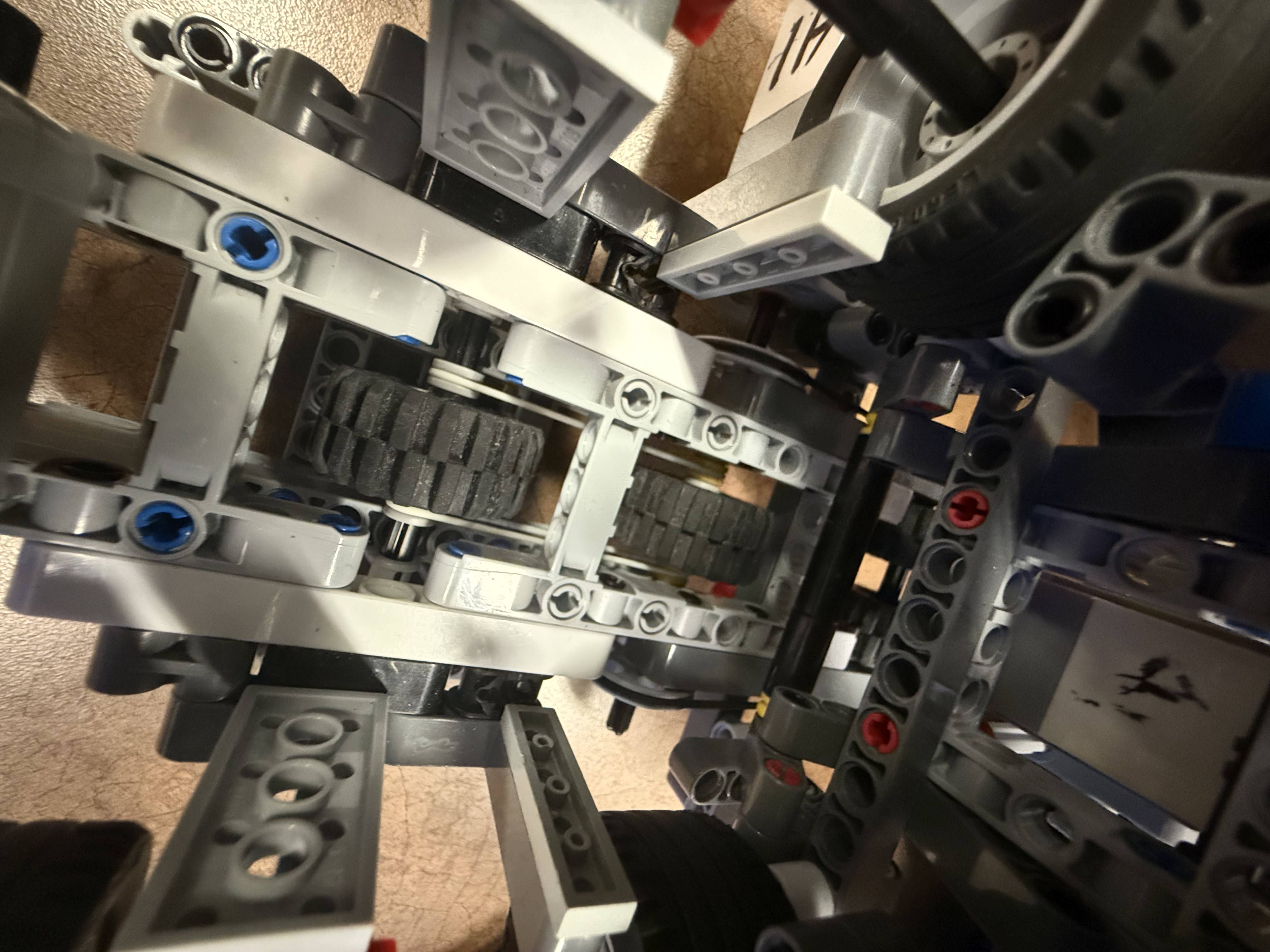 EV3 card shuffler chassis close-up