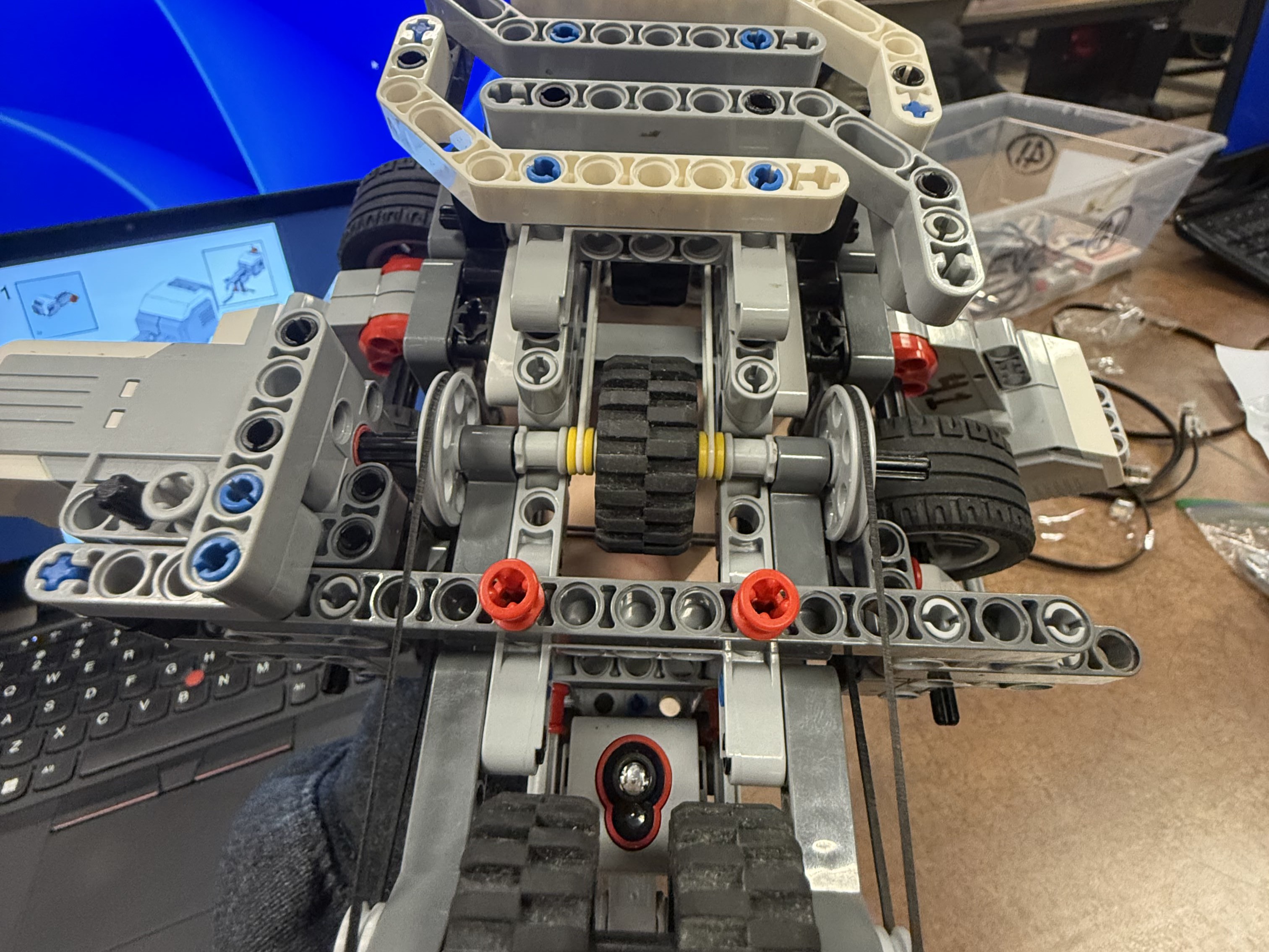 EV3 card dealer side profile
